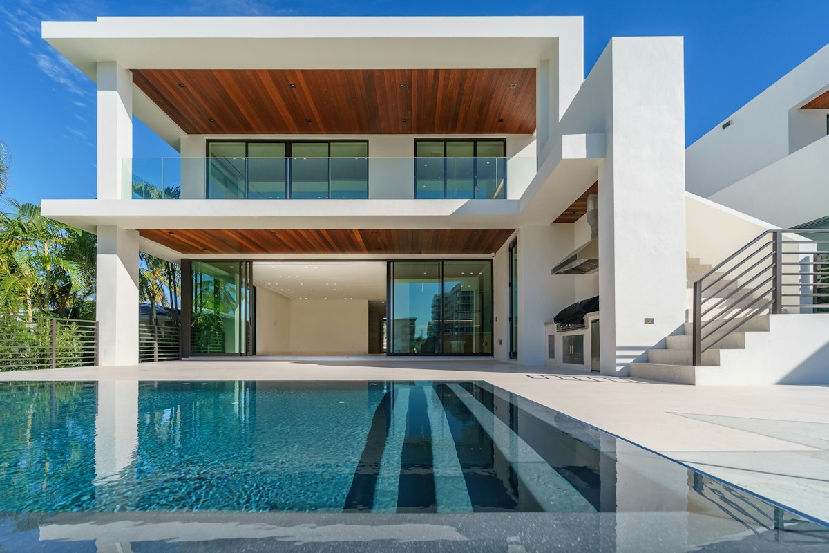 Florida's Two-Tier Foreclosure Auction Market: Duval County vs. Miami-Dade